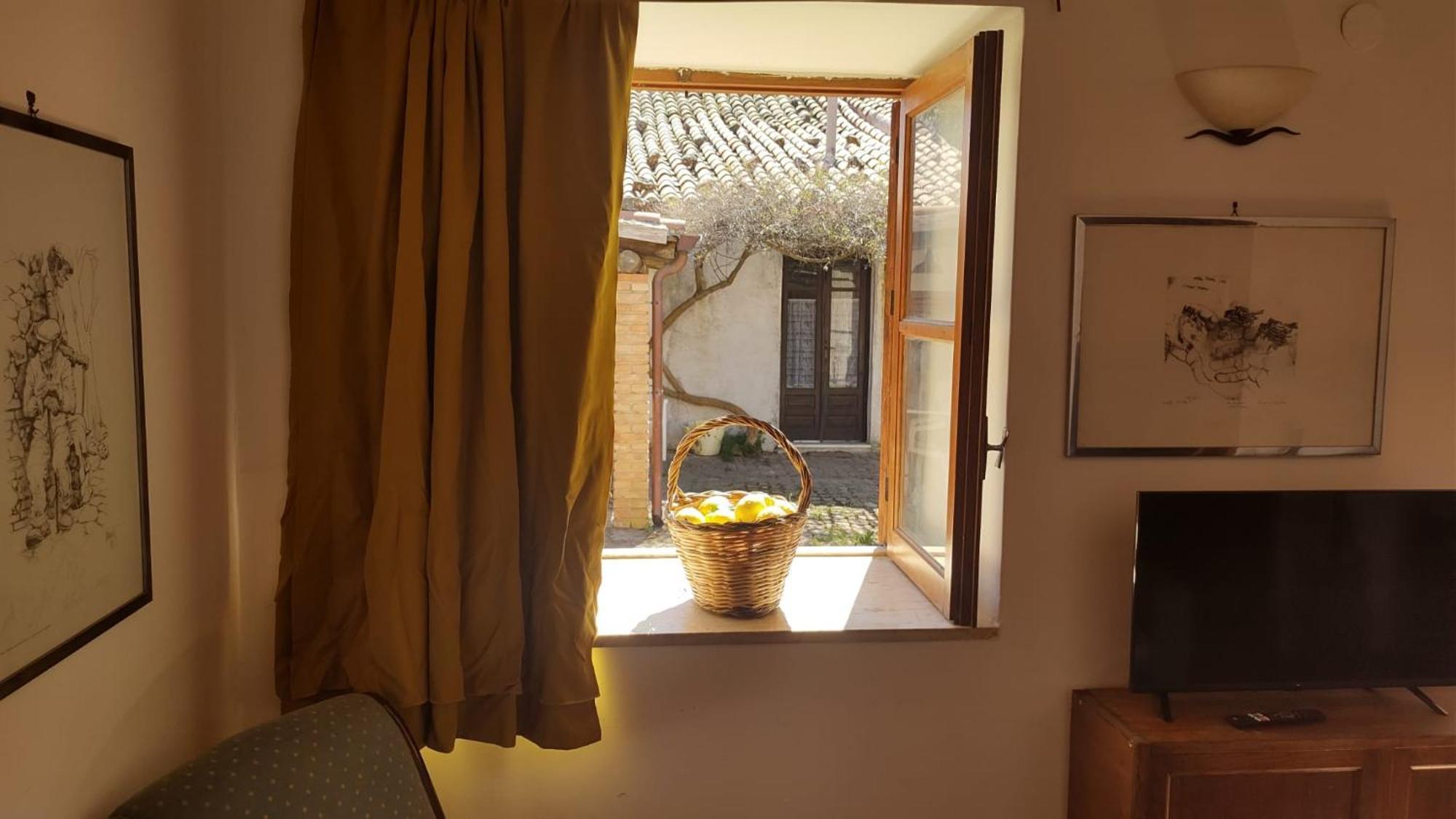 Linati'S Apartments Pollina Extérieur photo